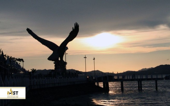 میدان عقاب نماد جزیره لنکاوی در مالزی میدان عقاب نماد جزیره لنکاوی در مالزی