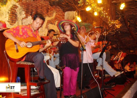 نوای موسیقی زنده در ۷ مکان در هوشی مین نوای موسیقی زنده در ۷ مکان در هوشی مین