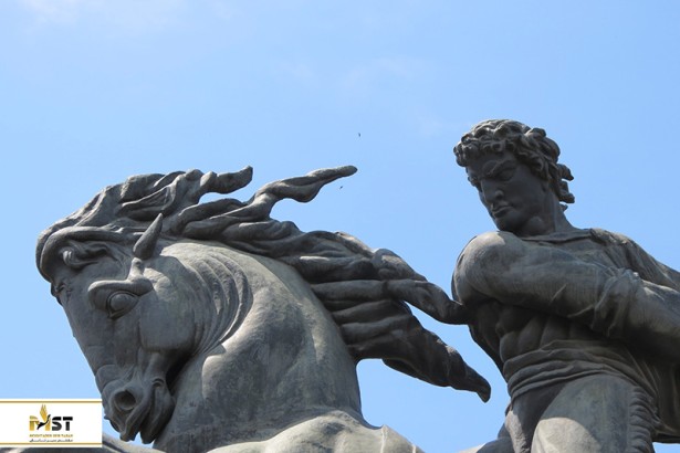 آشنایی با مجسمه ساسونتسی دیوید، ارمنستان آشنایی با مجسمه ساسونتسی دیوید، ارمنستان