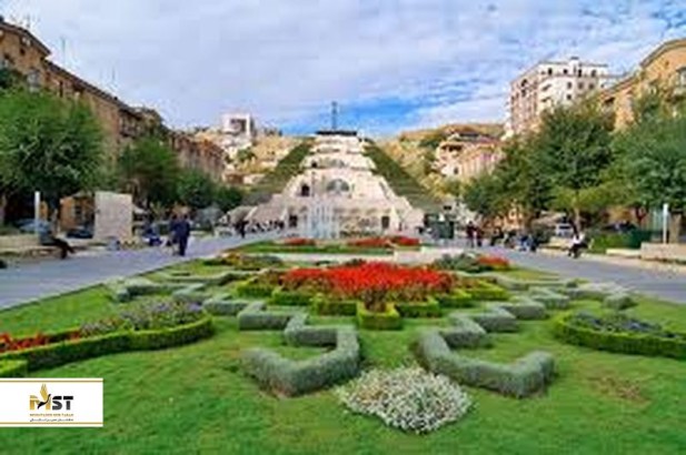 روزی آرام در خوشمزه فروشی‌های ایروان 