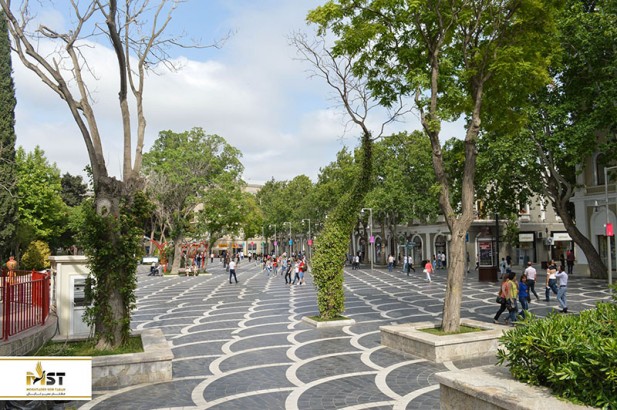 گشتی خاطره انگیز در پارک مفاخر باکو گشتی خاطره انگیز در پارک مفاخر باکو