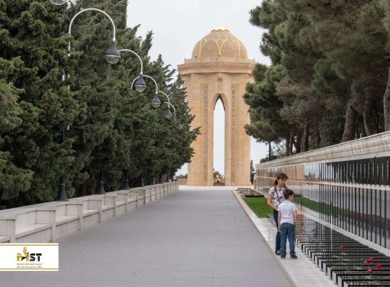 بازدید از خیابان شهدا در سفر به باکو