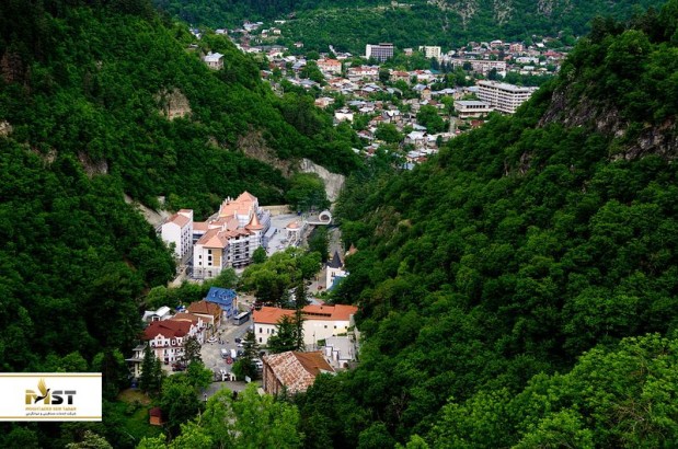 راهنمای سفری یک روزه به طبیعت زیبا و بکر بورجومی در گرجستان راهنمای سفری یک روزه به طبیعت زیبا و بکر بورجومی در گرجستان