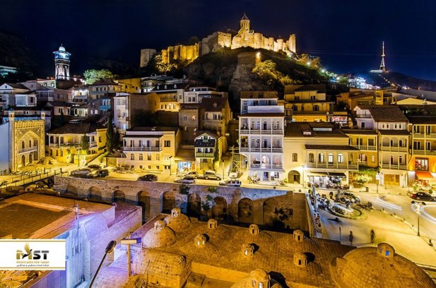 قلعه ناریکالا در بلندی‌های تفلیس