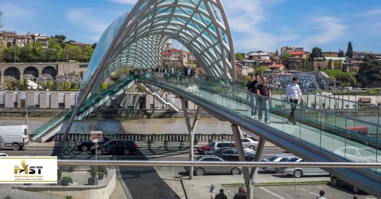 ۸ دلیل قانع‌کننده برای دیدن تفلیس؛ شهر تاریخ و هنر