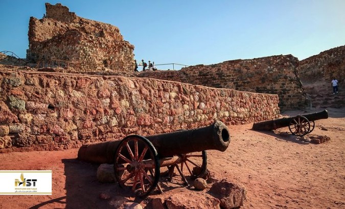 بازدید از قلعه پرتغالی‌ها در سفر به قشم‌