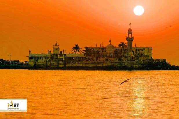 مسجد و آرامگاه‌ حاج علی در بمبئی 