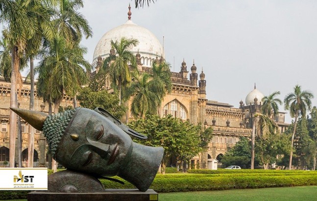 گشتی خانوادگی همراه با کودکان در بمبئی گشتی خانوادگی همراه با کودکان در بمبئی