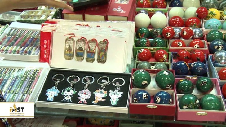 گشت و گذار در بازار چینی کیش