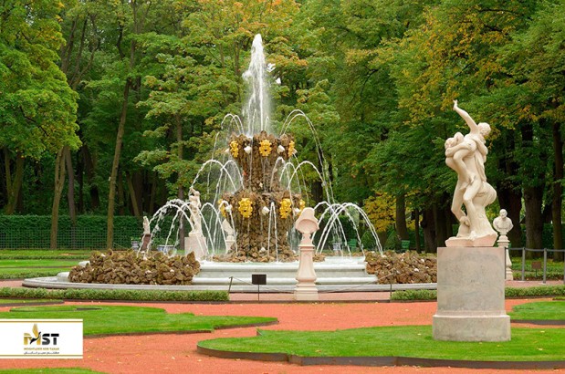 ۸ آبنمای زیبای سنت‌ پترزبورگ