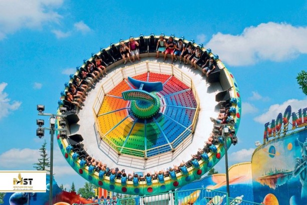 هیجان در پارک Divo Ostrov، سن پترزبورگ هیجان در پارک Divo Ostrov، سن پترزبورگ