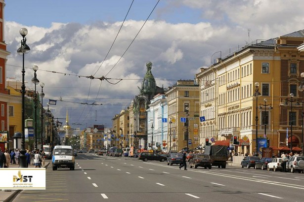 خیابان معروف نوسکی پراسپکت در سنت پترزبورگ خیابان معروف نوسکی پراسپکت در سنت پترزبورگ