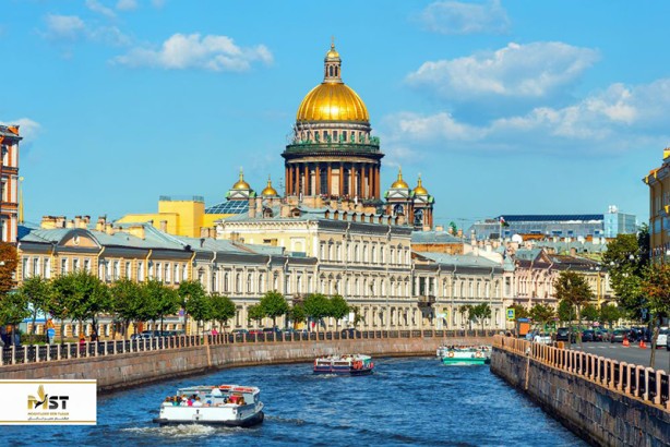 گشتی در منطقه Tsentralny سن پترزبورگ گشتی در منطقه Tsentralny سن پترزبورگ