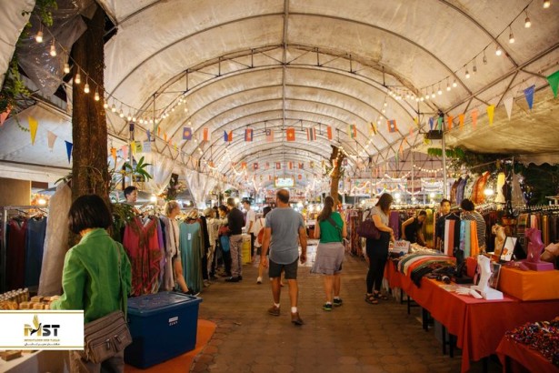 گردش در بازارهای شلوغ و جذاب بانکوک 