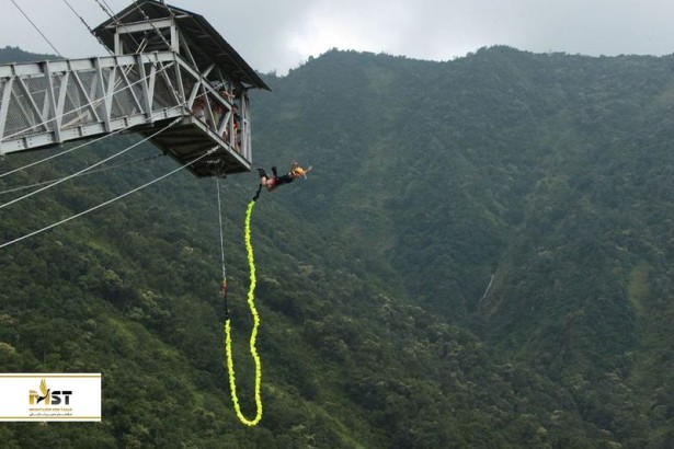 بانجی جامپینگ در تایلند بانجی جامپینگ در تایلند