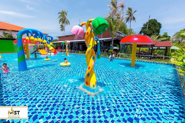 گشت و گذار در ساحل راوای در پوکت