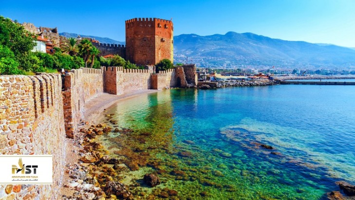 آشنایی با بنای تاریخی برج قرمز آلانیا آشنایی با بنای تاریخی برج قرمز آلانیا