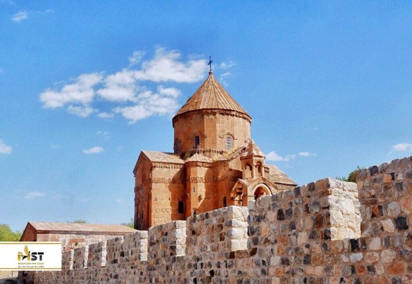 کلیسای صلیب مقدس در وان