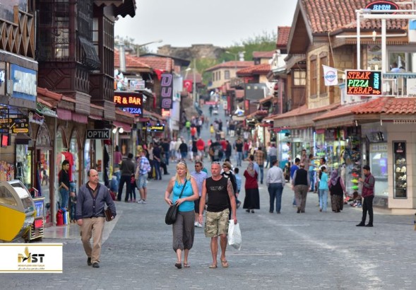 فعالیت‌های متنوع در مرکز شهر آنتالیا
