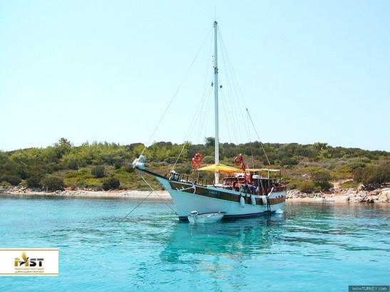 معرفی جزیره‌ی زیبای اوراک بدروم برای آبتنی در آب‌های درخشان