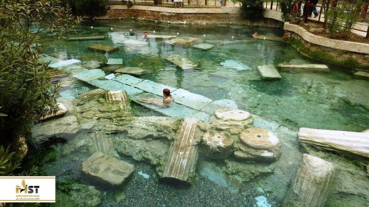 شنا در استخر آنتیک پاموکاله در تور یک روزه از بدروم شنا در استخر آنتیک پاموکاله در تور یک روزه از بدروم