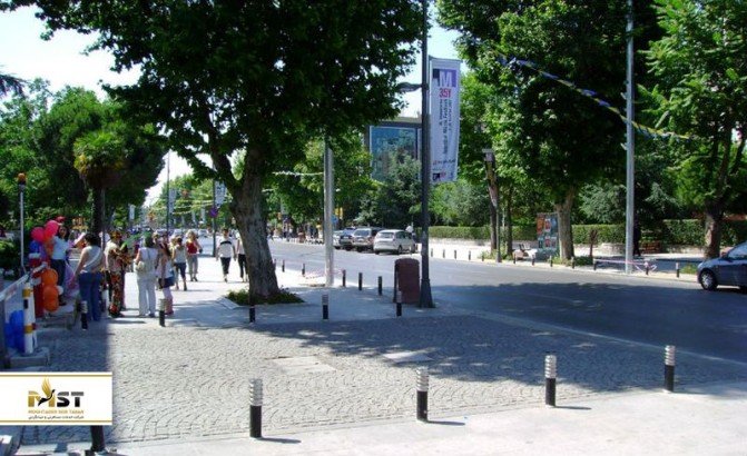 گشت و گذار در خیابان بغداد یکی از پر رویدادترین خیابان‌های استانبول