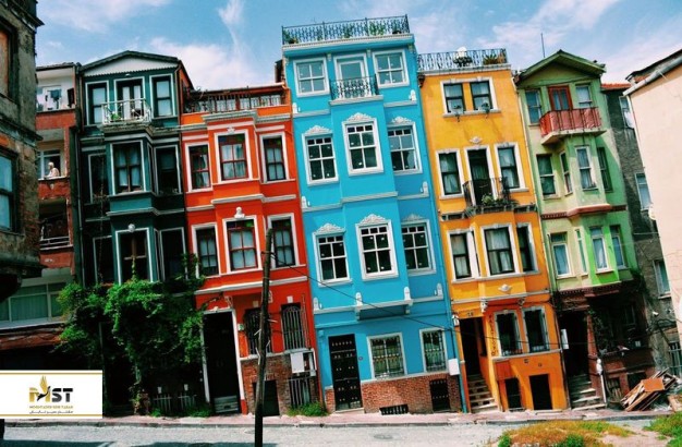 گردشی جذاب در منطقه فنر و بالات استانبول