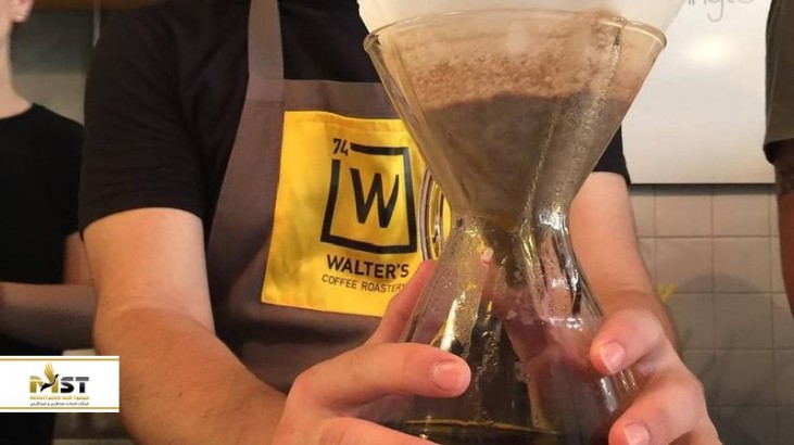 کافی‌شاپ با تم بریکینگ‌بد استانبول؛ در ظرف‌های آزمایشگاه شیمی غذا بخورید و بنوشید!!