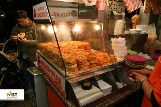 محبوب‌ترین غذاهای خیابانی استانبول که باید امتحان‌شان کنید