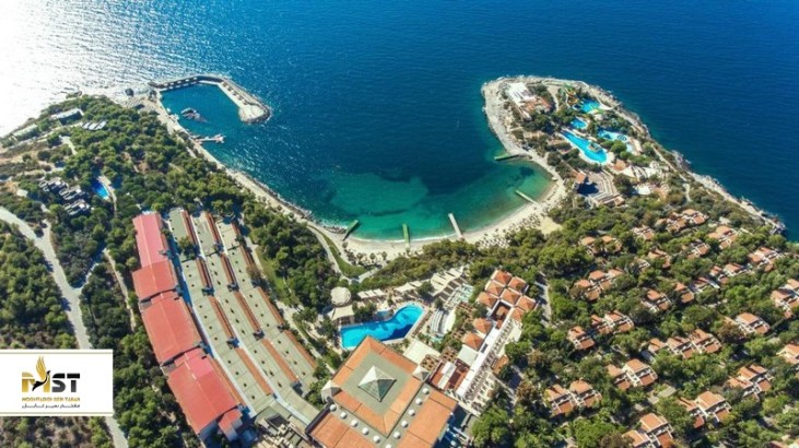 معرفی ریزورت پاین بِی هالیدی کوش آداسی