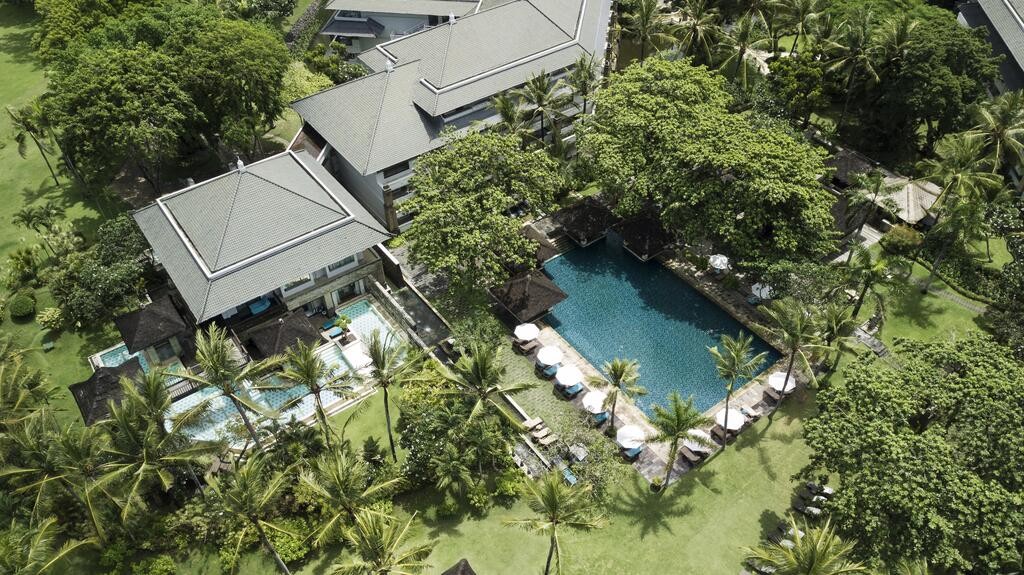 محوطه هتل محوطه هتل