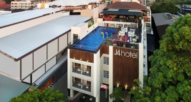 هتل J4 Legian بالی