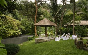 محوطه هتل محوطه هتل