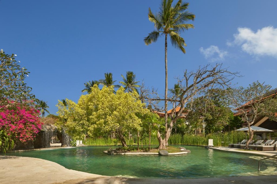 محوطه هتل محوطه هتل