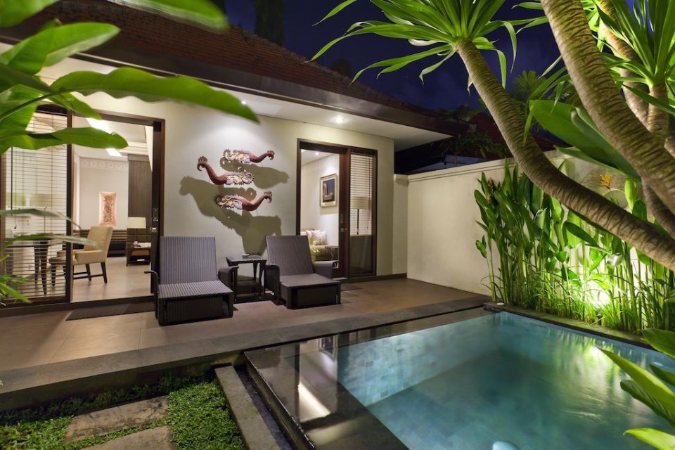 محوطه هتل محوطه هتل