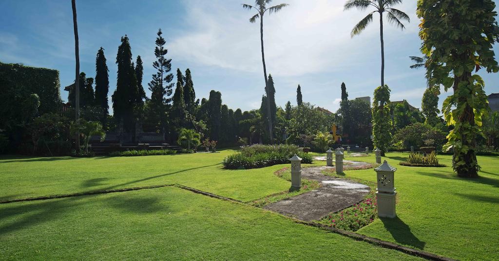 محوطه هتل محوطه هتل