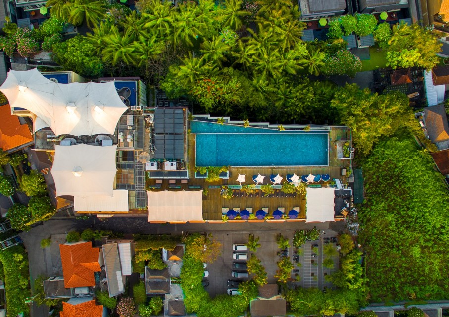 محوطه هتل محوطه هتل