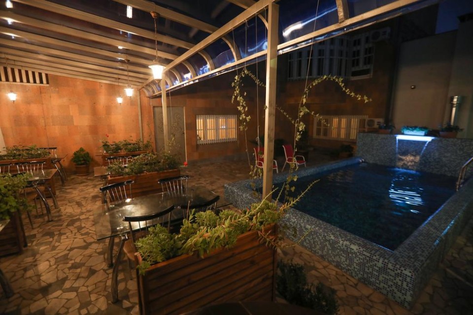 محوطه هتل محوطه هتل