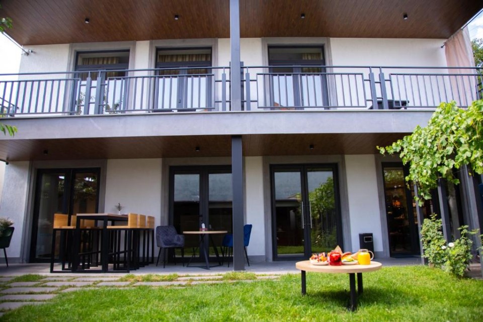 محوطه هتل محوطه هتل