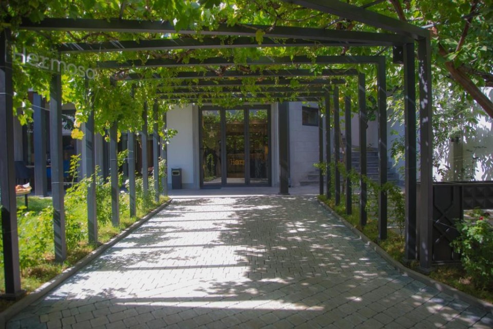 محوطه هتل محوطه هتل