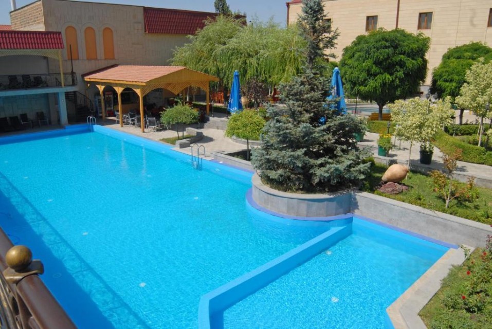 محوطه هتل محوطه هتل