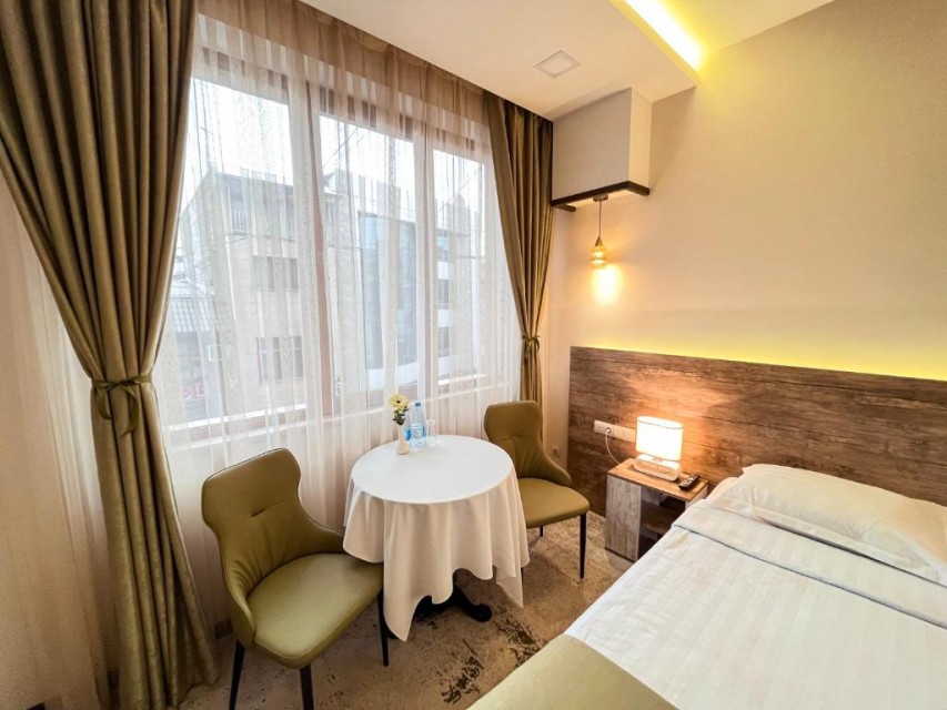 hotels-Armenia-Yerevan-Regard-424628820-26ba2c9637d85cfabc7a35aea816c669.jpg
