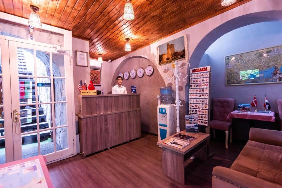 hotels-Baku-Castello-Inn-238096699-26ba2c9637d85cfabc7a35aea816c669.jpg
