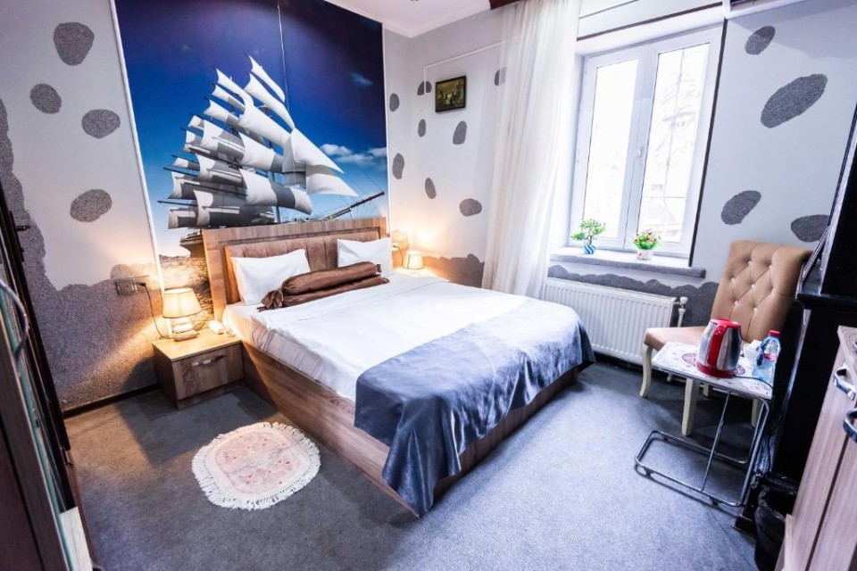 hotels-Baku-Castello-Inn-238096747-26ba2c9637d85cfabc7a35aea816c669.jpg