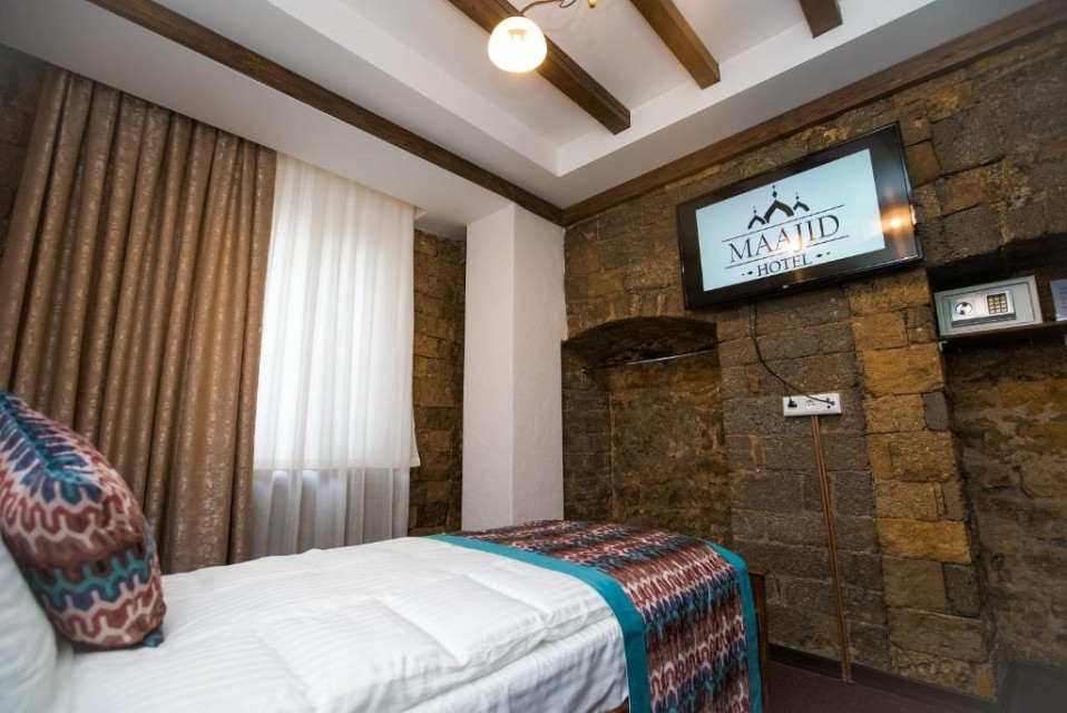 hotels-Baku-Maajid-217711985-26ba2c9637d85cfabc7a35aea816c669.jpg