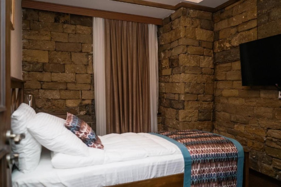 hotels-Baku-Maajid-217711995-26ba2c9637d85cfabc7a35aea816c669.jpg
