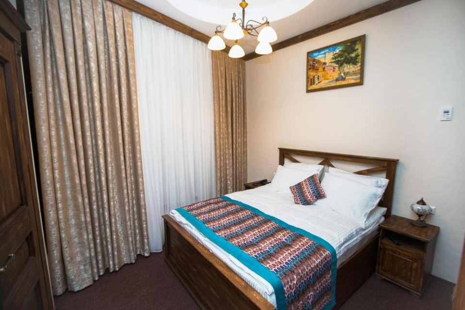 hotels-Baku-Maajid-217712683-26ba2c9637d85cfabc7a35aea816c669.jpg