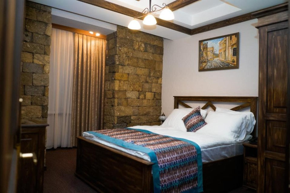 hotels-Baku-Maajid-217712824-26ba2c9637d85cfabc7a35aea816c669.jpg