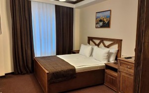 hotels-Baku-Maajid-217739336-bb880fb51c6b9371b902060267e97128.jpg