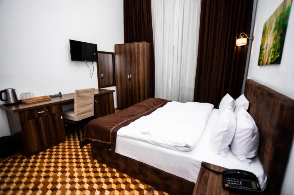 hotels-Baku-Malakan-Nizami-432790606-26ba2c9637d85cfabc7a35aea816c669.jpg